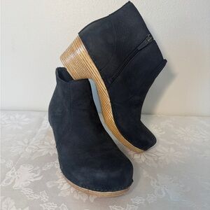Women's Dansko Lane Black Milled Nubuck Boots size 10.5-11 or 41